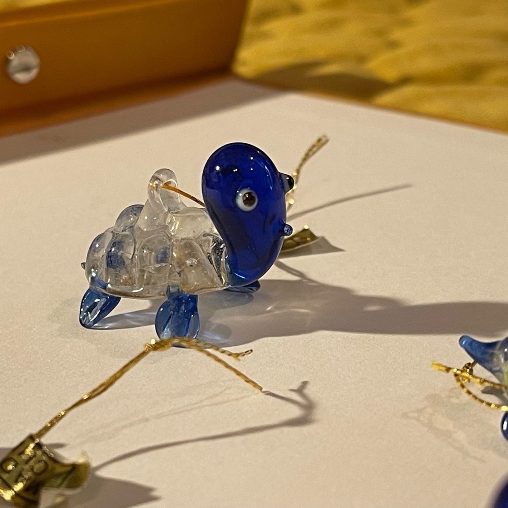 3 Glass lucky turtles figurines 🐢